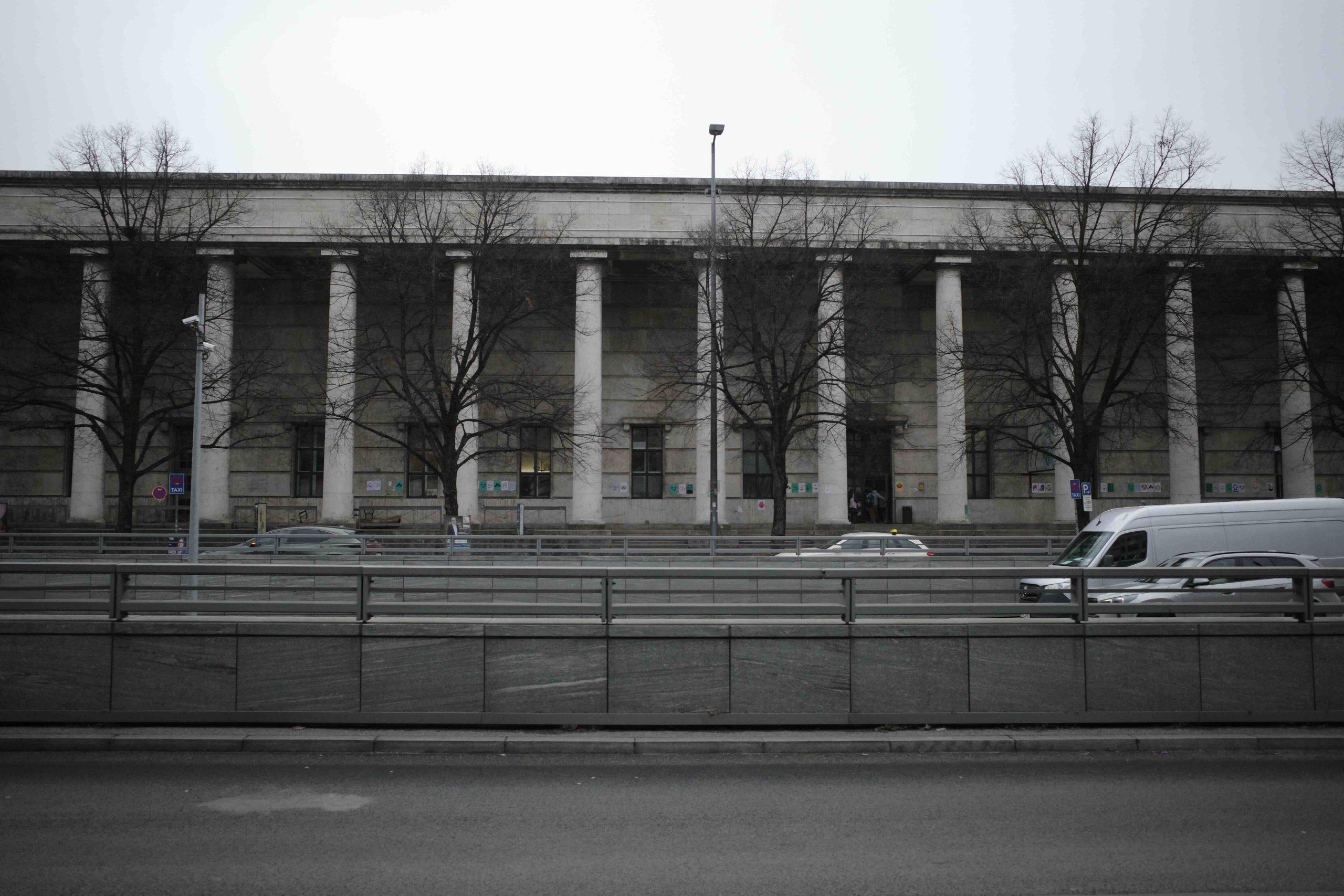 R0008801